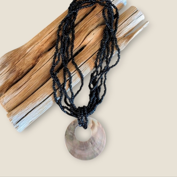 Shell Pendant Necklace - Picture 1 of 3